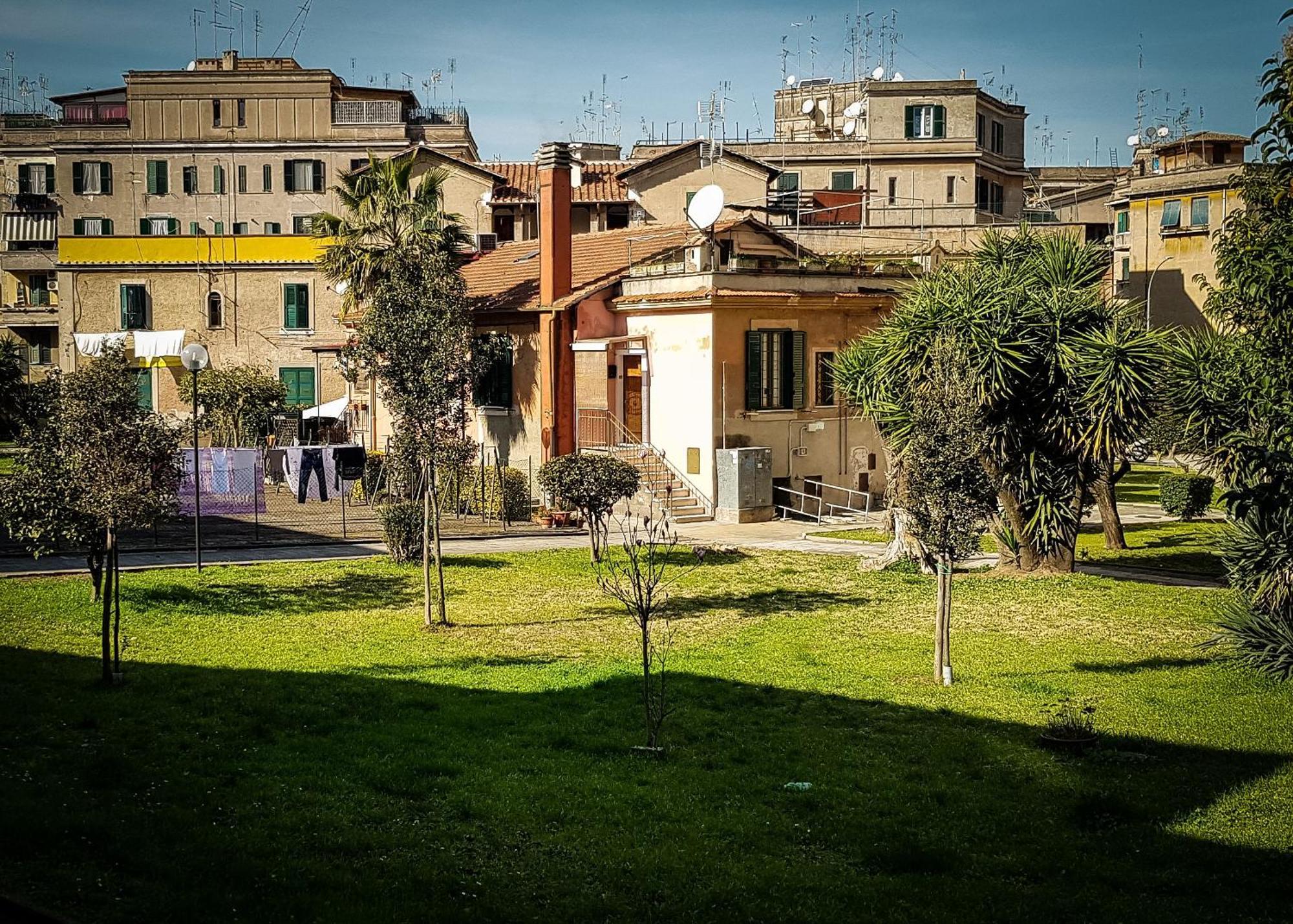 Casa Di Amici Alla Garbatella Roma Exterior foto